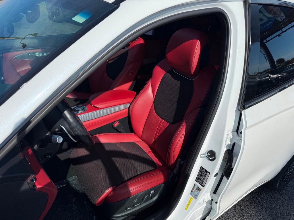 Used 2022 Genesis GV70 2.5T w/ Sport Prestige Package image 9