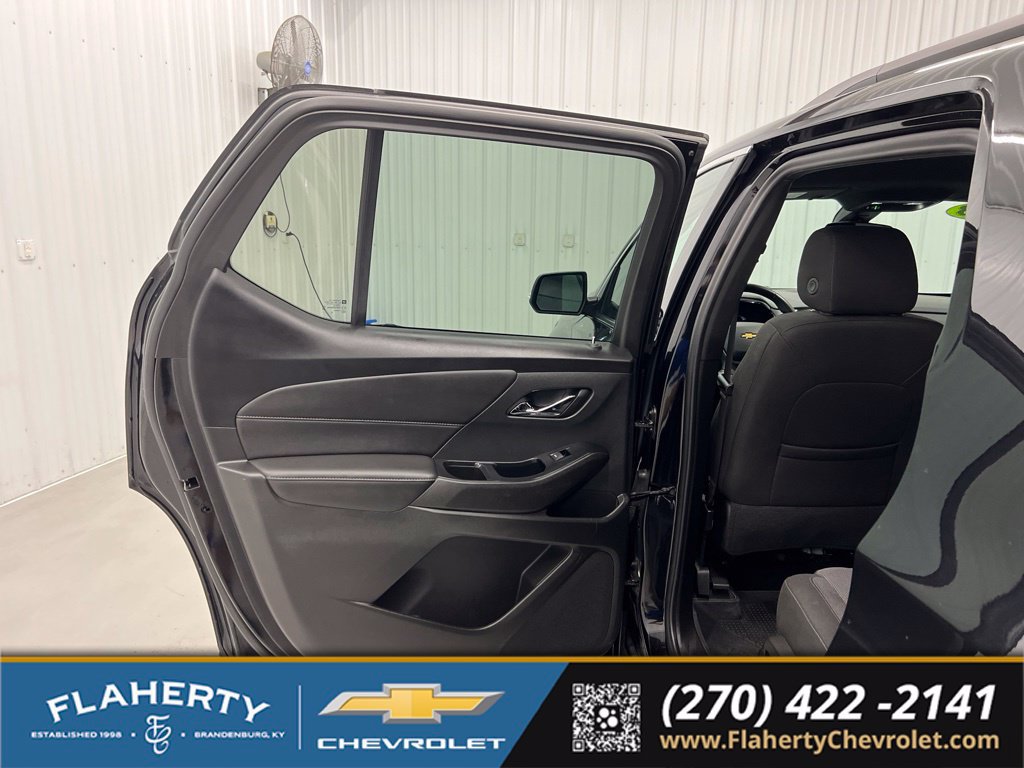 Used 2023 Chevrolet Traverse LT FWD image 10