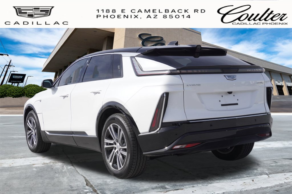 Used 2024 Cadillac Lyriq Luxury AWD/4WD image 3