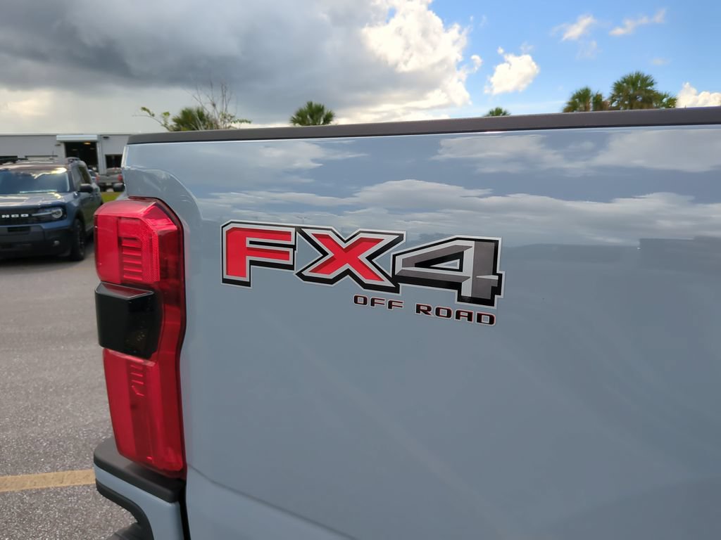 Used 2025 Ford F250 Platinum w/ FX4 Off-Road Package AWD/4WD image 11