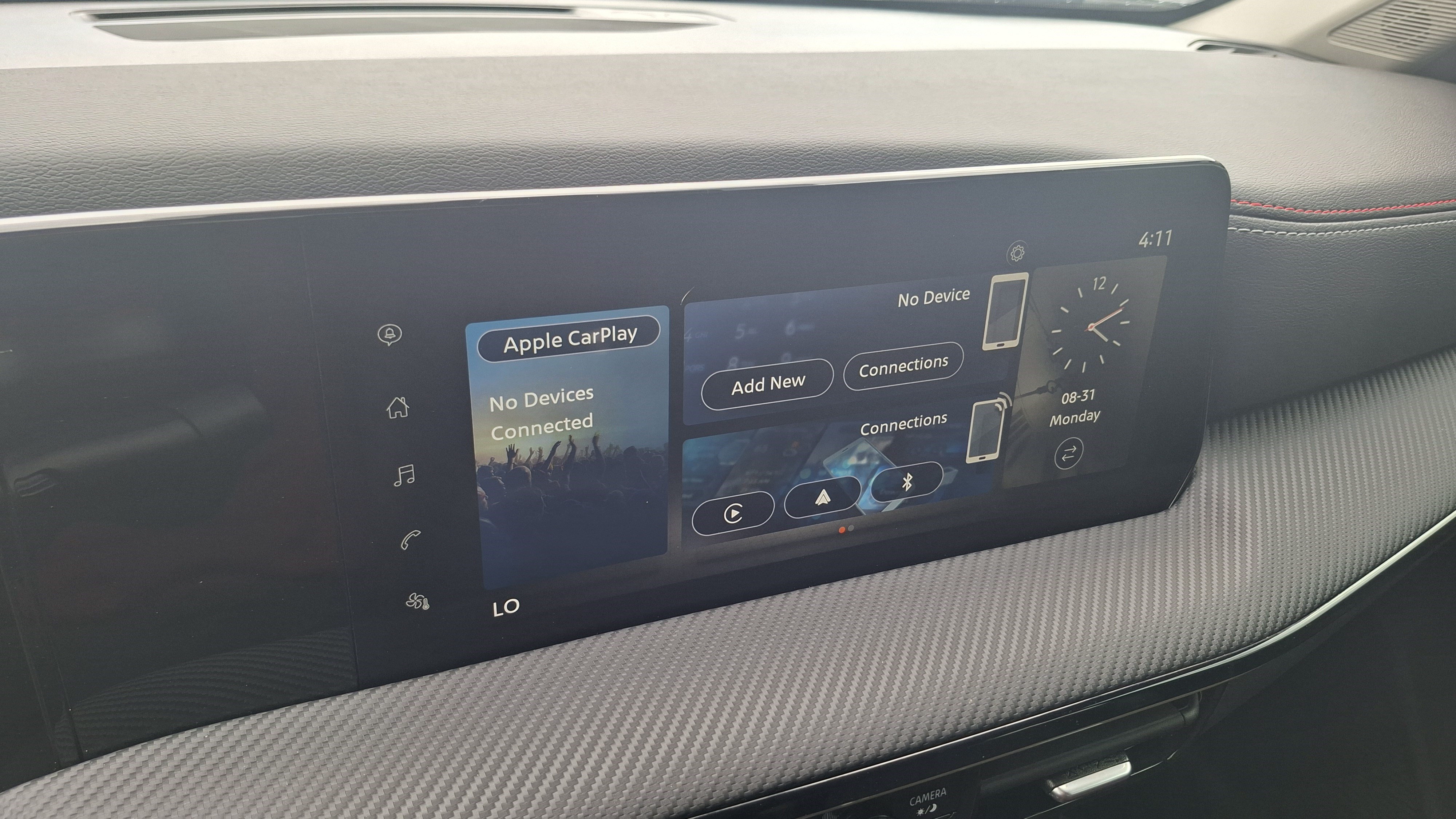 Used 2025 Nissan Kicks SR AWD/4WD image 14