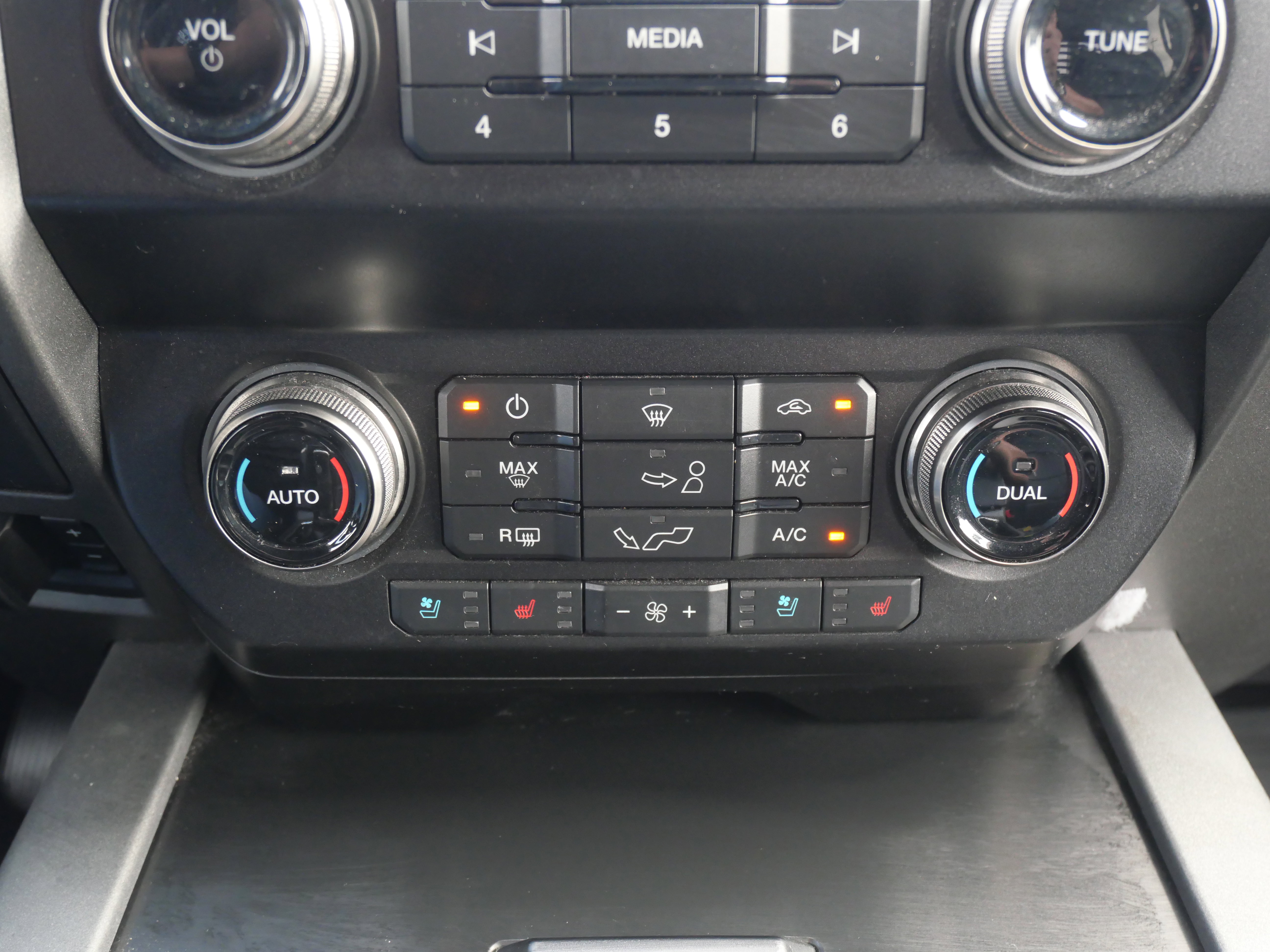 Used 2020 Ford F150 Raptor w/ Equipment Group 802A Luxury image 18