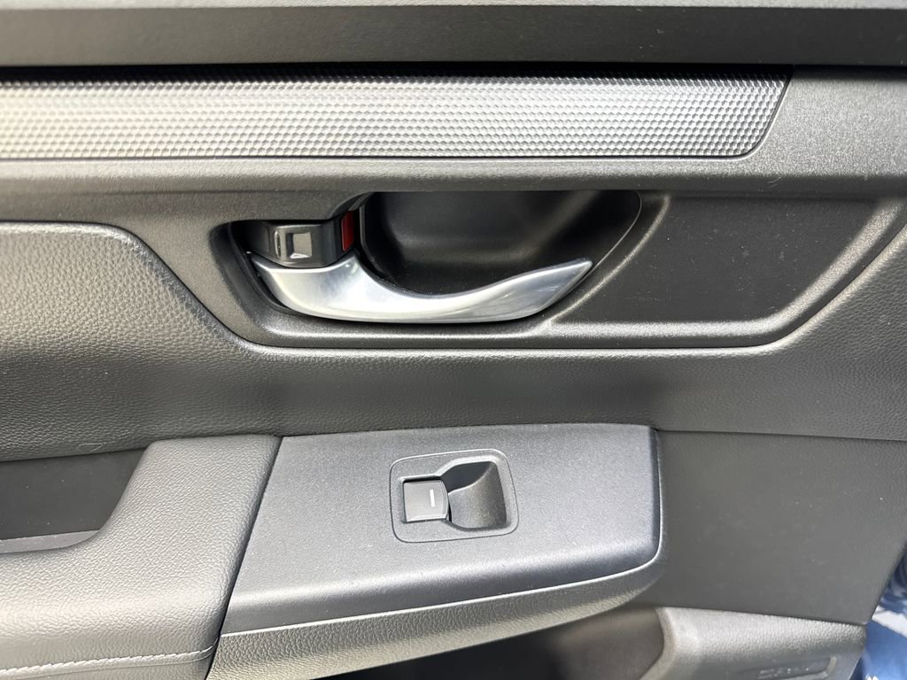 Used 2025 Honda CR-V LX image 37
