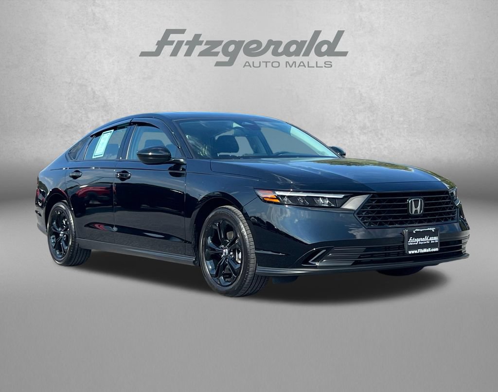 Used 2025 Honda Accord SE image 1