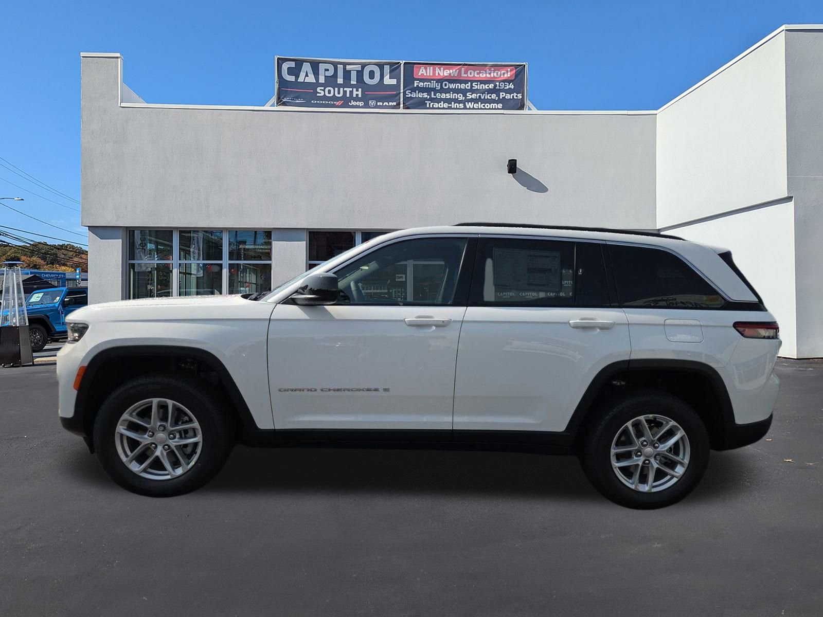 New 2025 Jeep Grand Cherokee Laredo X w/ Luxury Tech Group I image 4