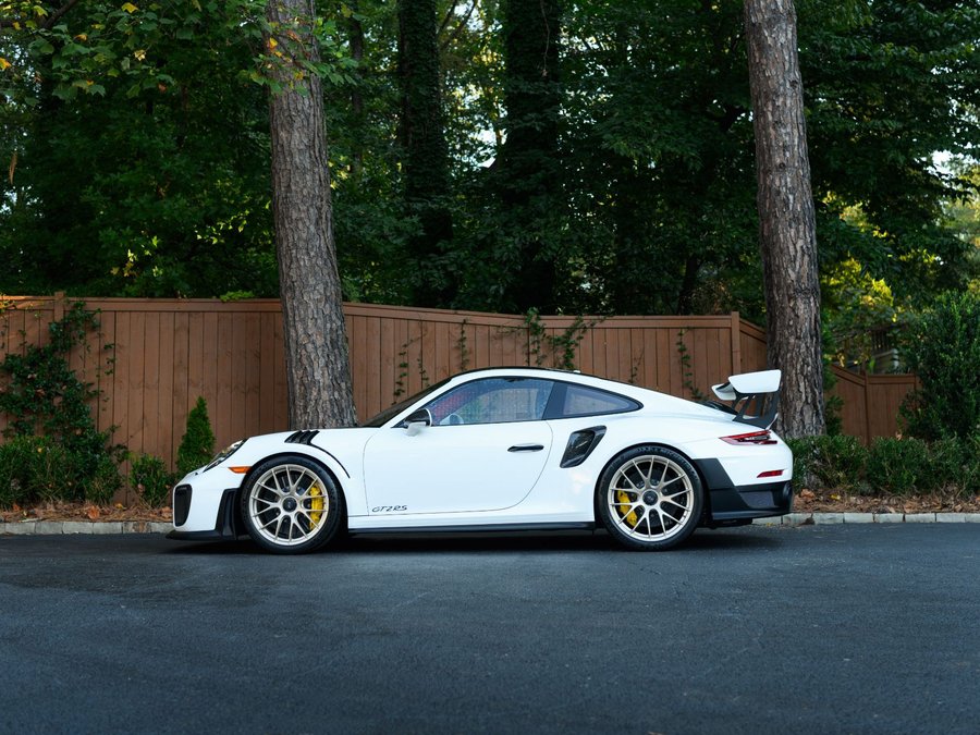 Used 2018 Porsche 911 GT2 RS RWD image 2