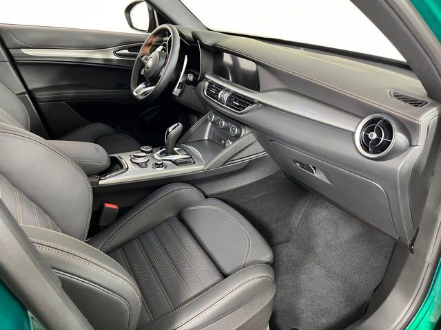 Used 2025 Alfa Romeo Stelvio Sprint AWD/4WD image 48