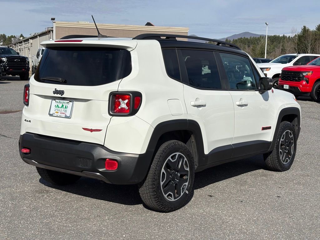 Used 2016 Jeep Renegade Trailhawk w/ Premium Trailhawk Package image 18