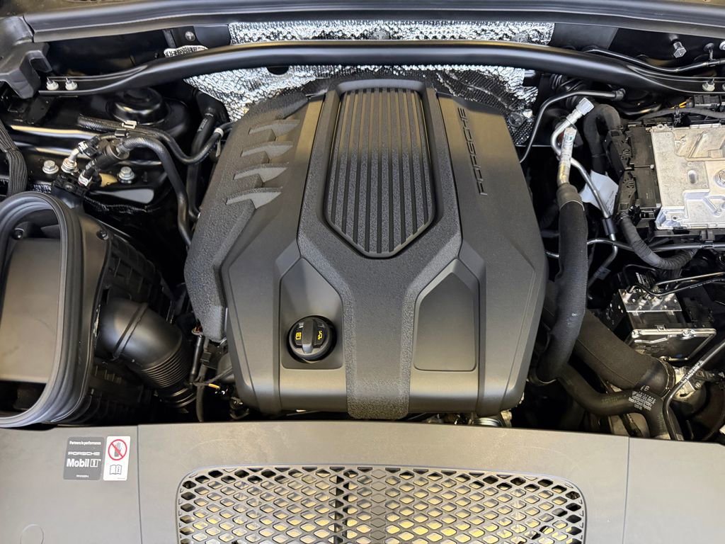 New 2026 Porsche Macan AWD/4WD image 27