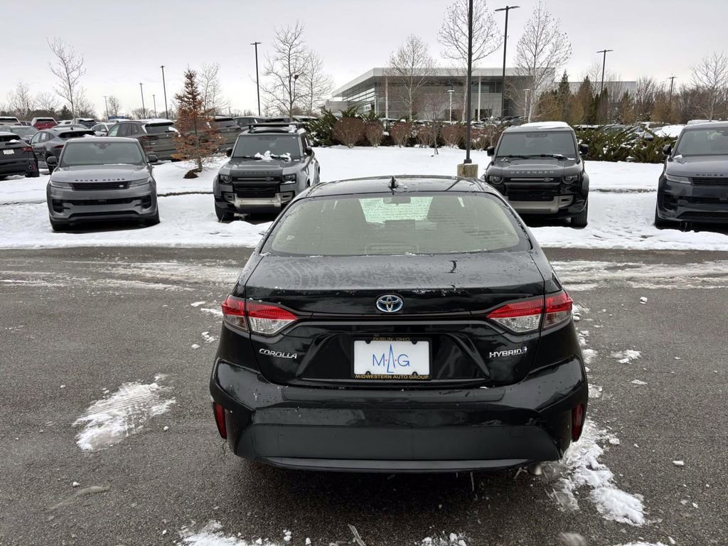 Used 2020 Toyota Corolla LE image 6