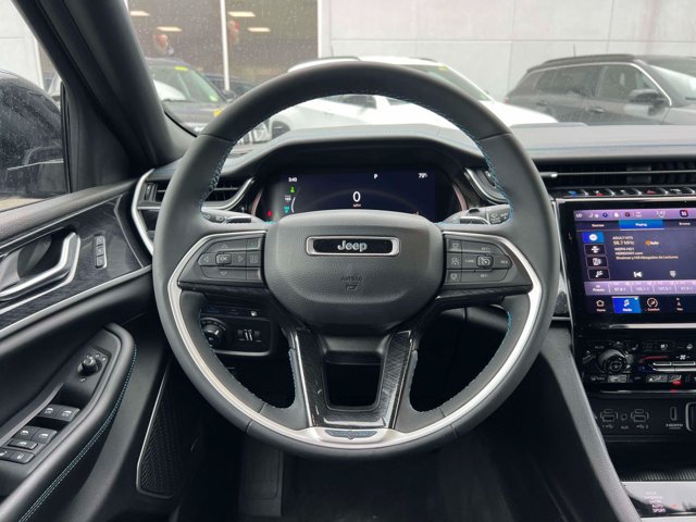 Used 2022 Jeep Grand Cherokee Trailhawk w/ Advanced Protech Group II AWD/4WD image 13