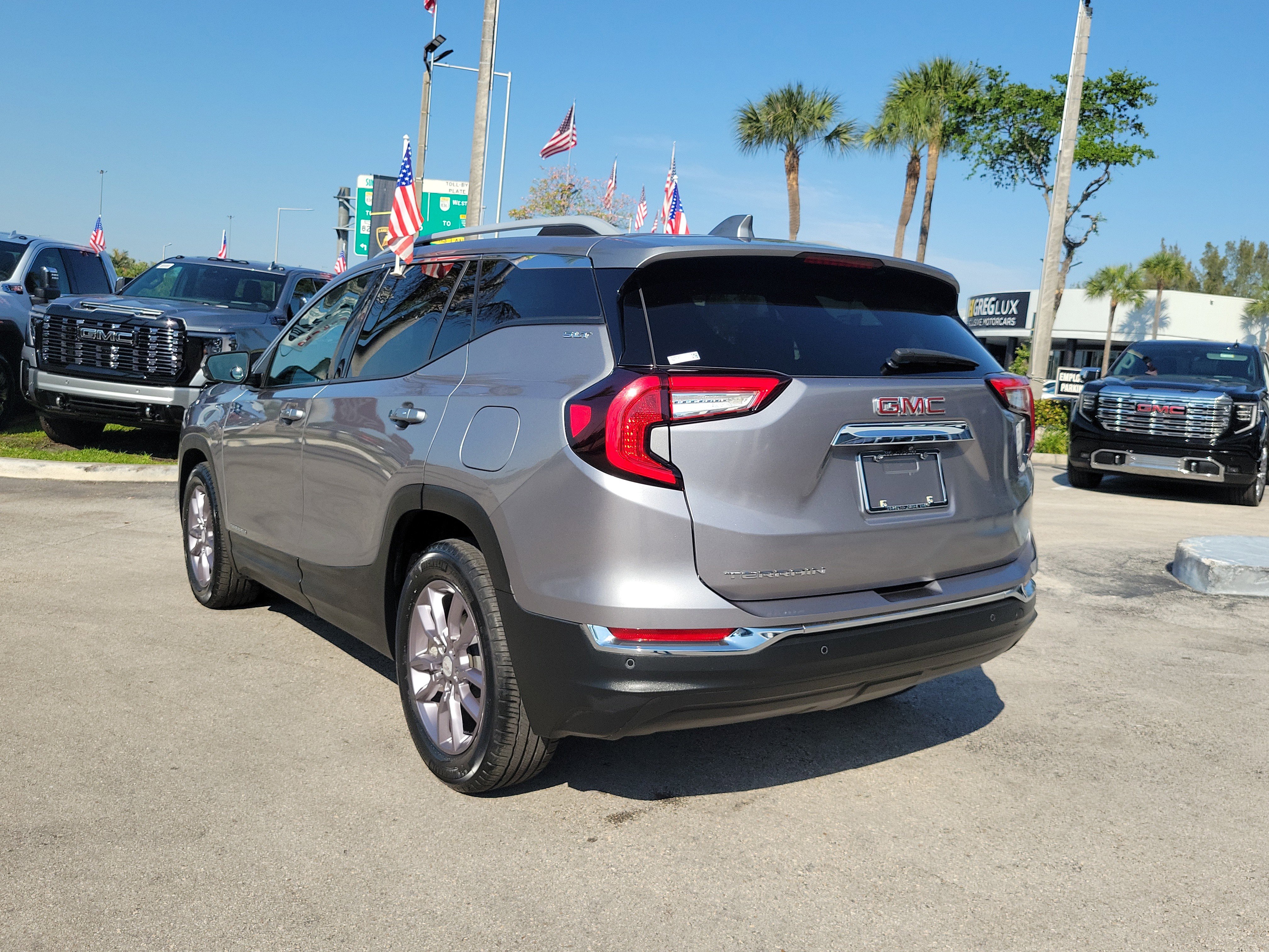 Used 2023 GMC Terrain SLT image 7