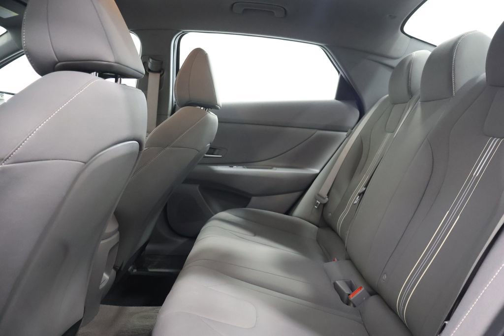 Used 2024 Hyundai Elantra SEL FWD image 25