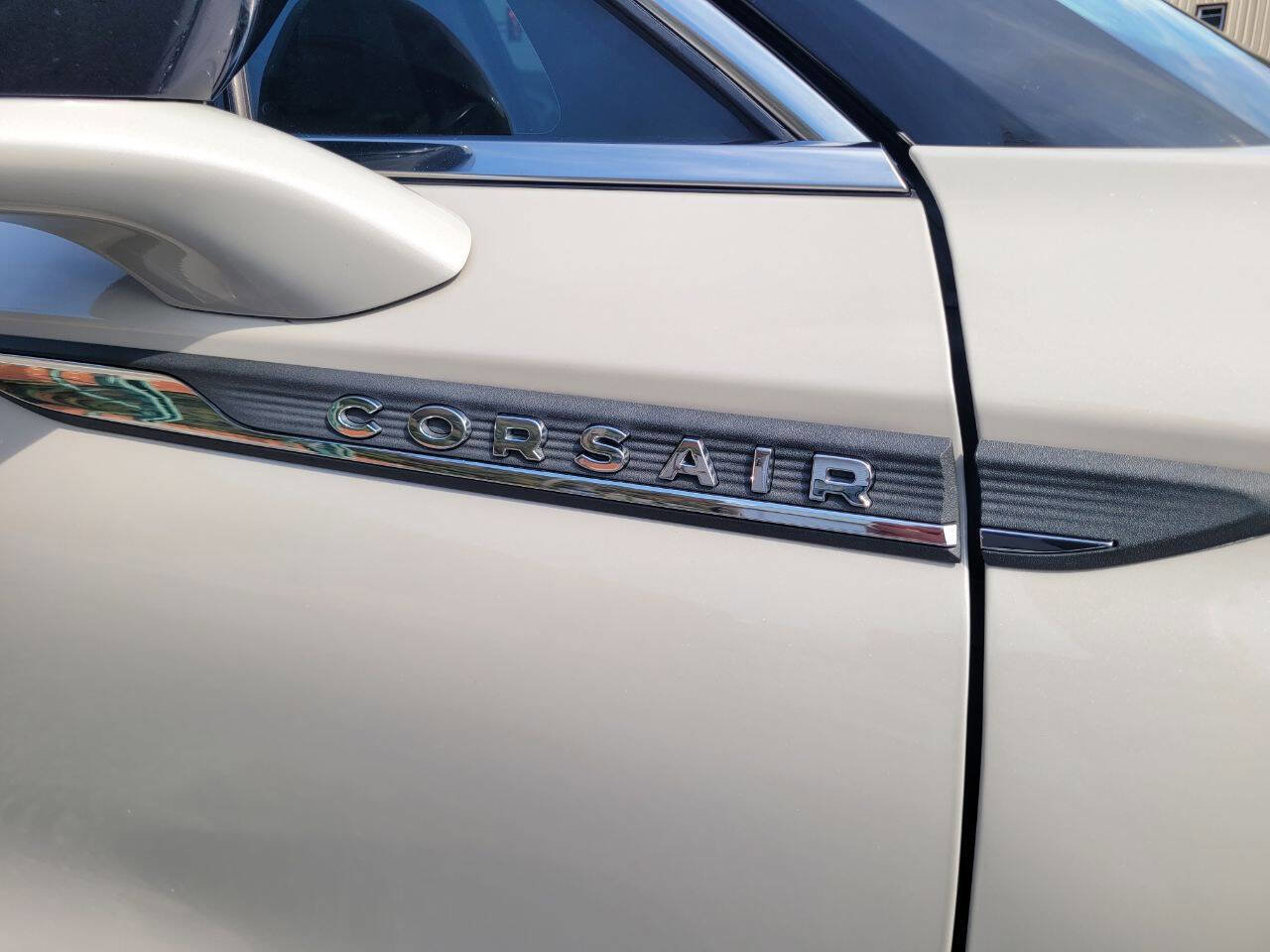 Used 2021 Lincoln Corsair AWD w/ Equipment Group 101A image 11