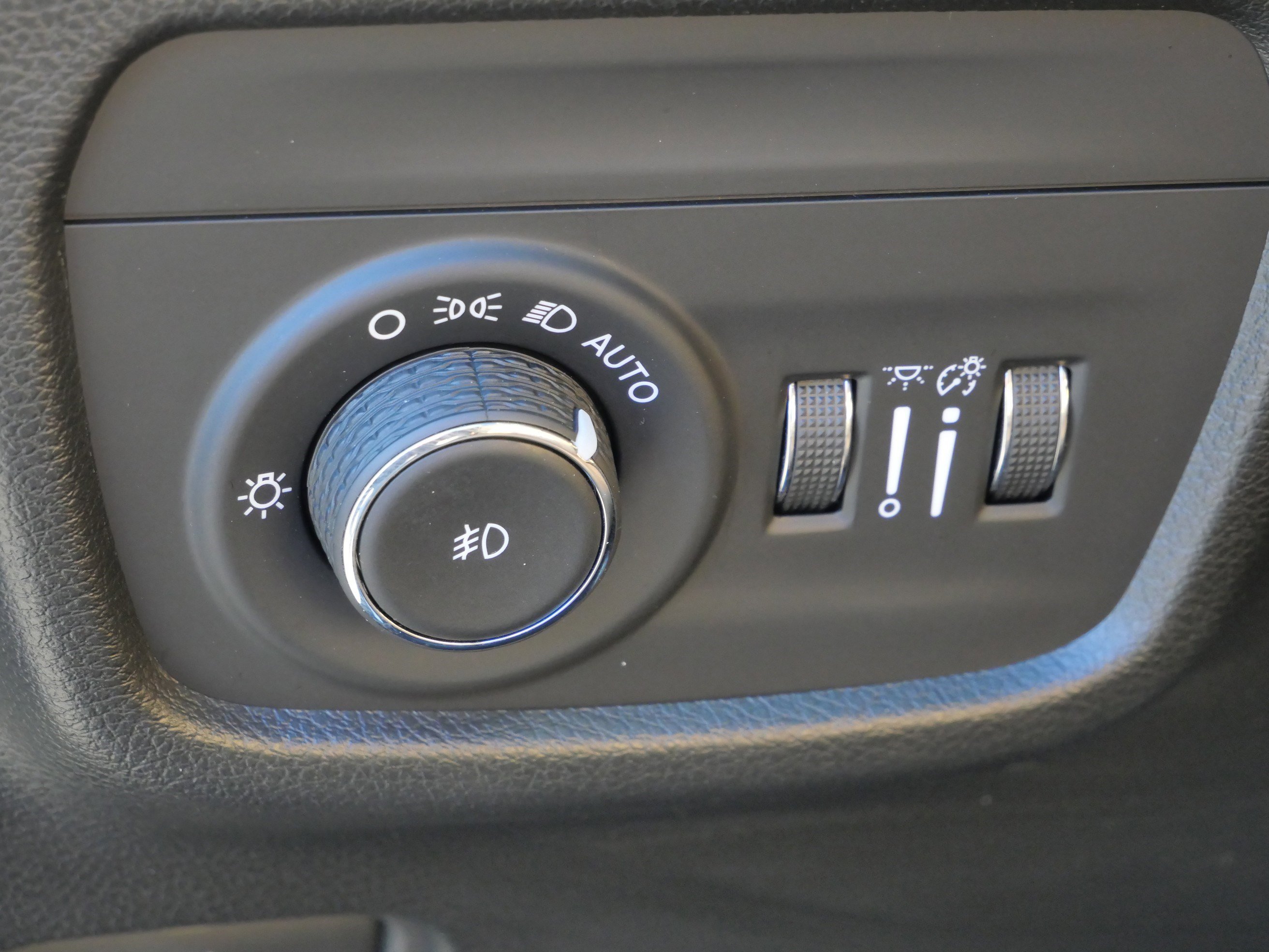 Used 2023 Jeep Grand Cherokee L Summit w/ High Altitude Package image 22