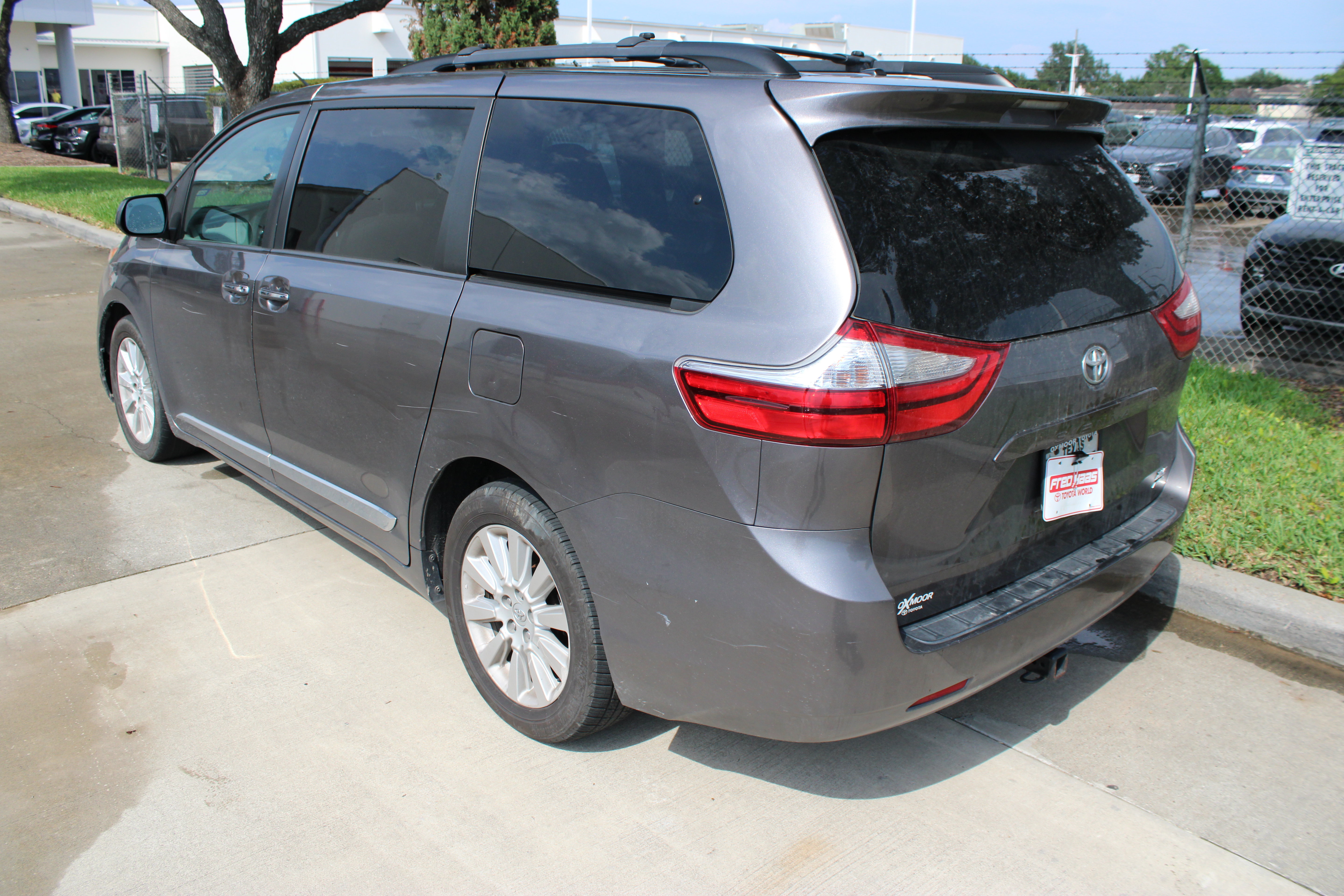 Used 2015 Toyota Sienna XLE AWD/4WD image 8