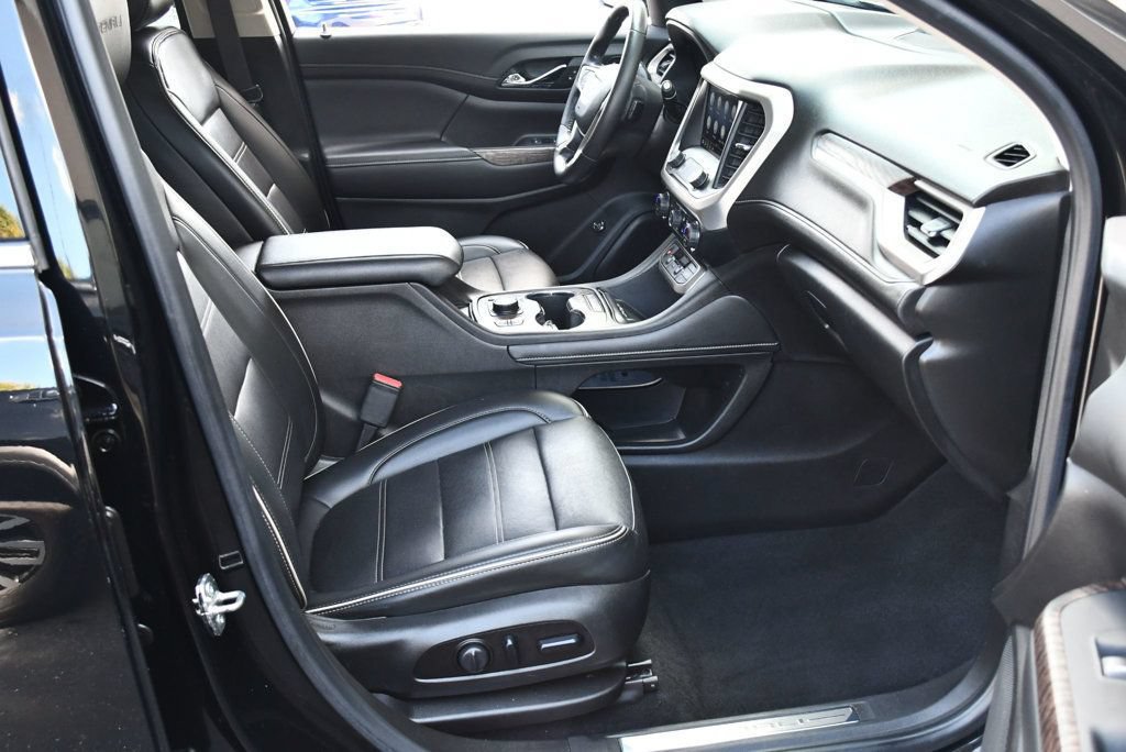 Used 2021 GMC Acadia Denali w/ Denali Technology Package FWD image 47