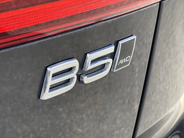 Used 2025 Volvo XC60 B5 Plus image 4