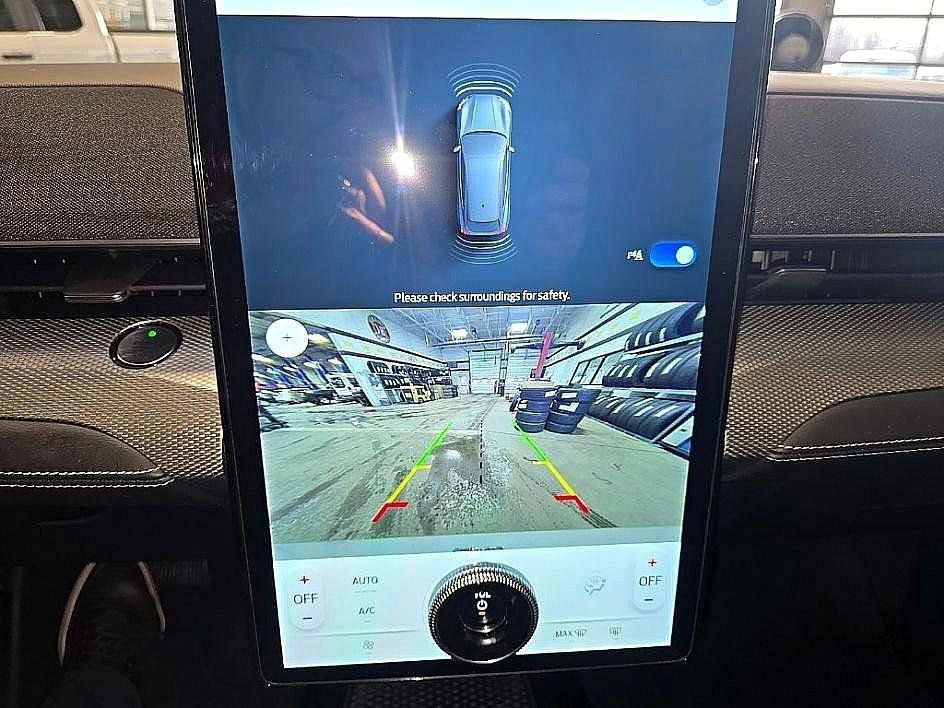 Used 2022 Ford Mustang Mach-E Select image 21