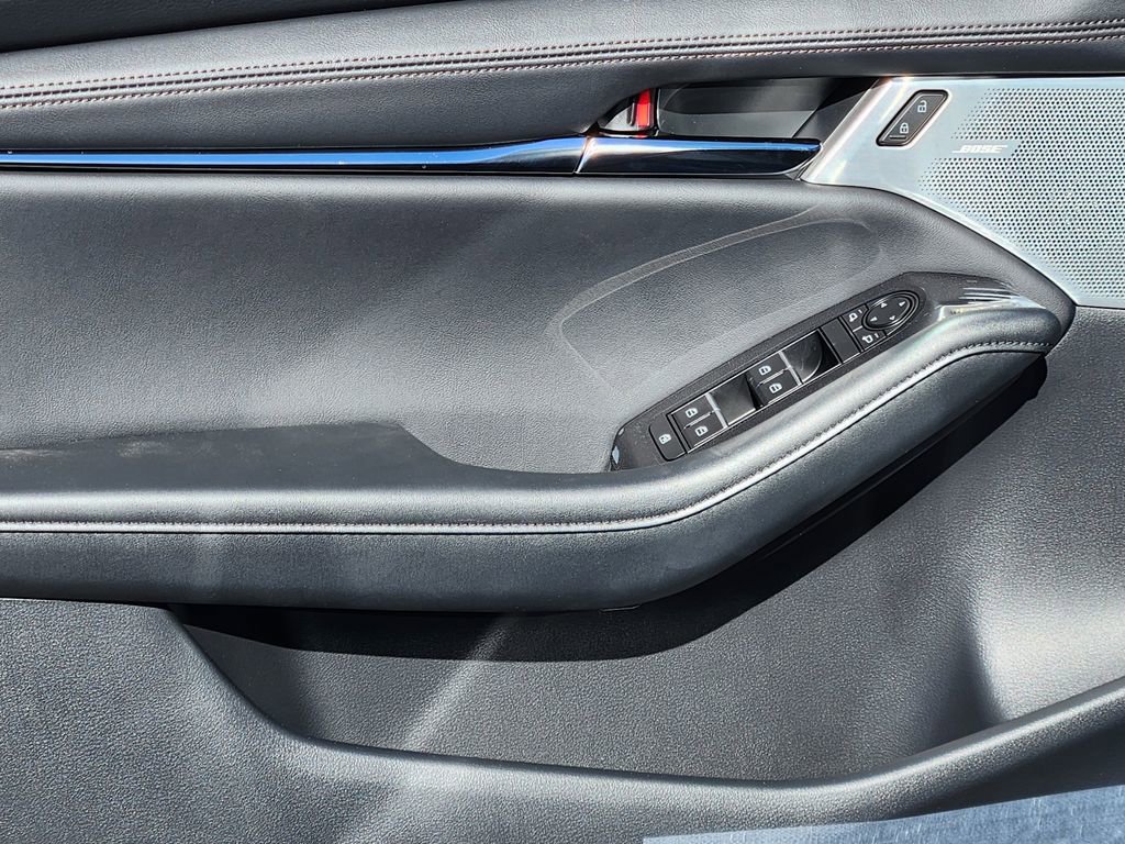 New 2026 MAZDA MAZDA3 Hatchback w/Premium Plus Pkg image 13