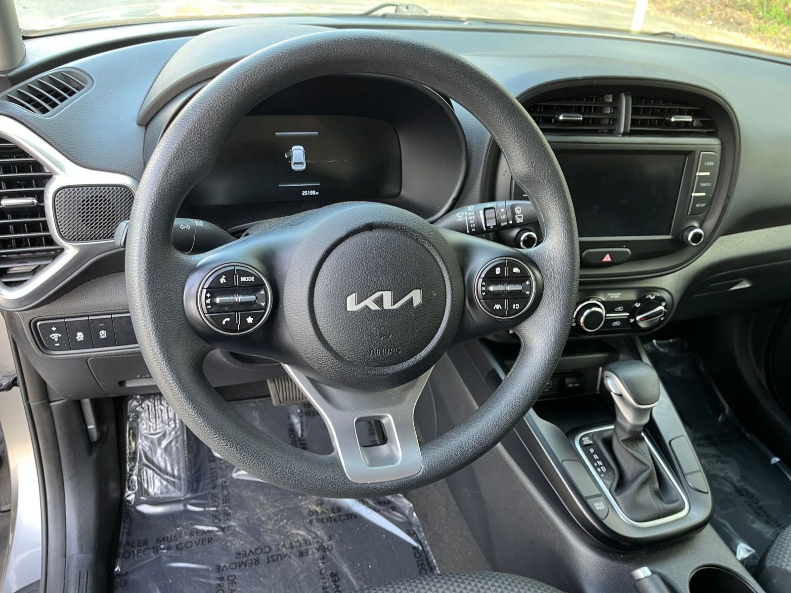 Used 2025 Kia Soul LX w/ LX Technology Package image 25