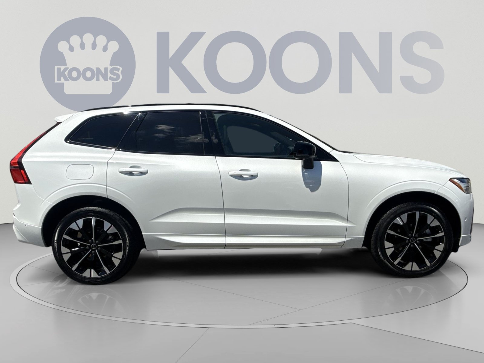 New 2026 Volvo XC60 B5 Plus w/ Protection Package Premier AWD/4WD image 17