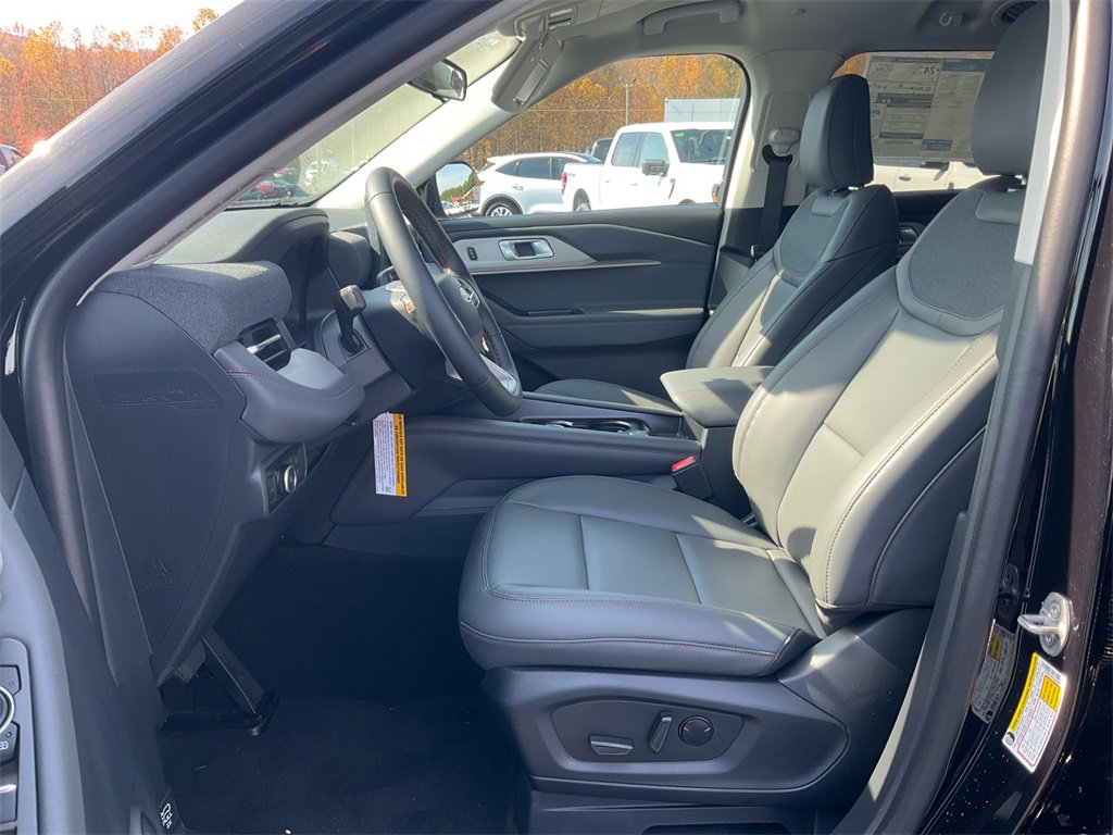 New 2026 Ford Explorer Active w/ Active Comfort Package image 14