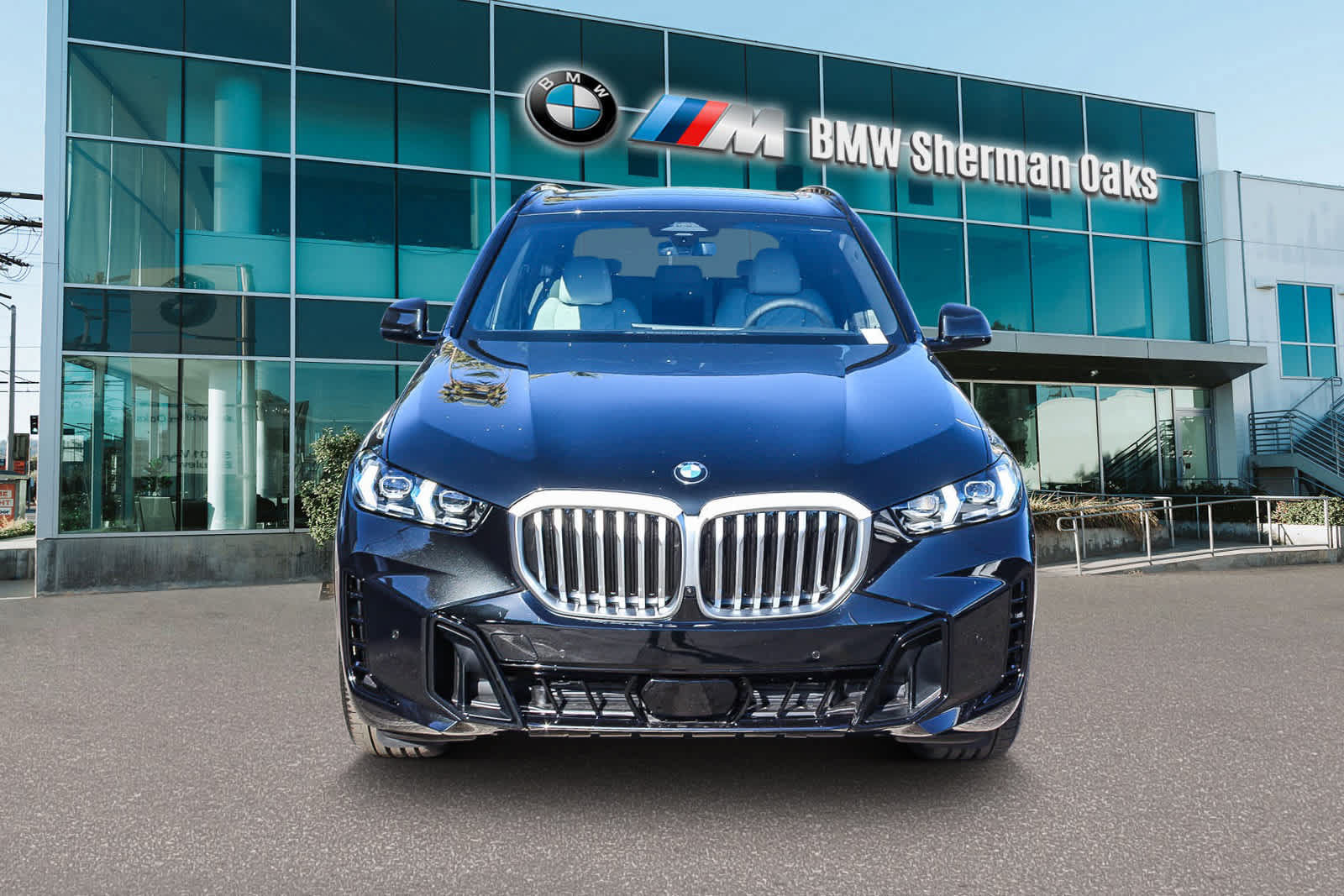 Used 2026 BMW X5 xDrive40i w/ M Sport Package AWD/4WD image 2