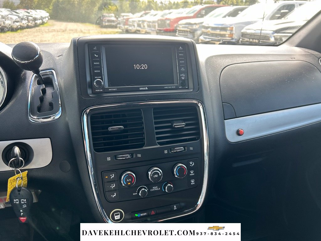 Used 2014 Dodge Grand Caravan SXT w/ UConnect Hands-Free Group FWD image 11