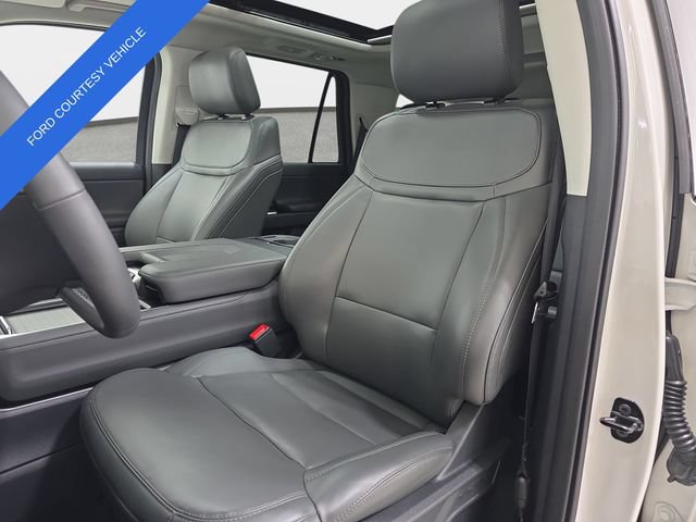 Used 2026 Ford Expedition Active AWD/4WD image 14