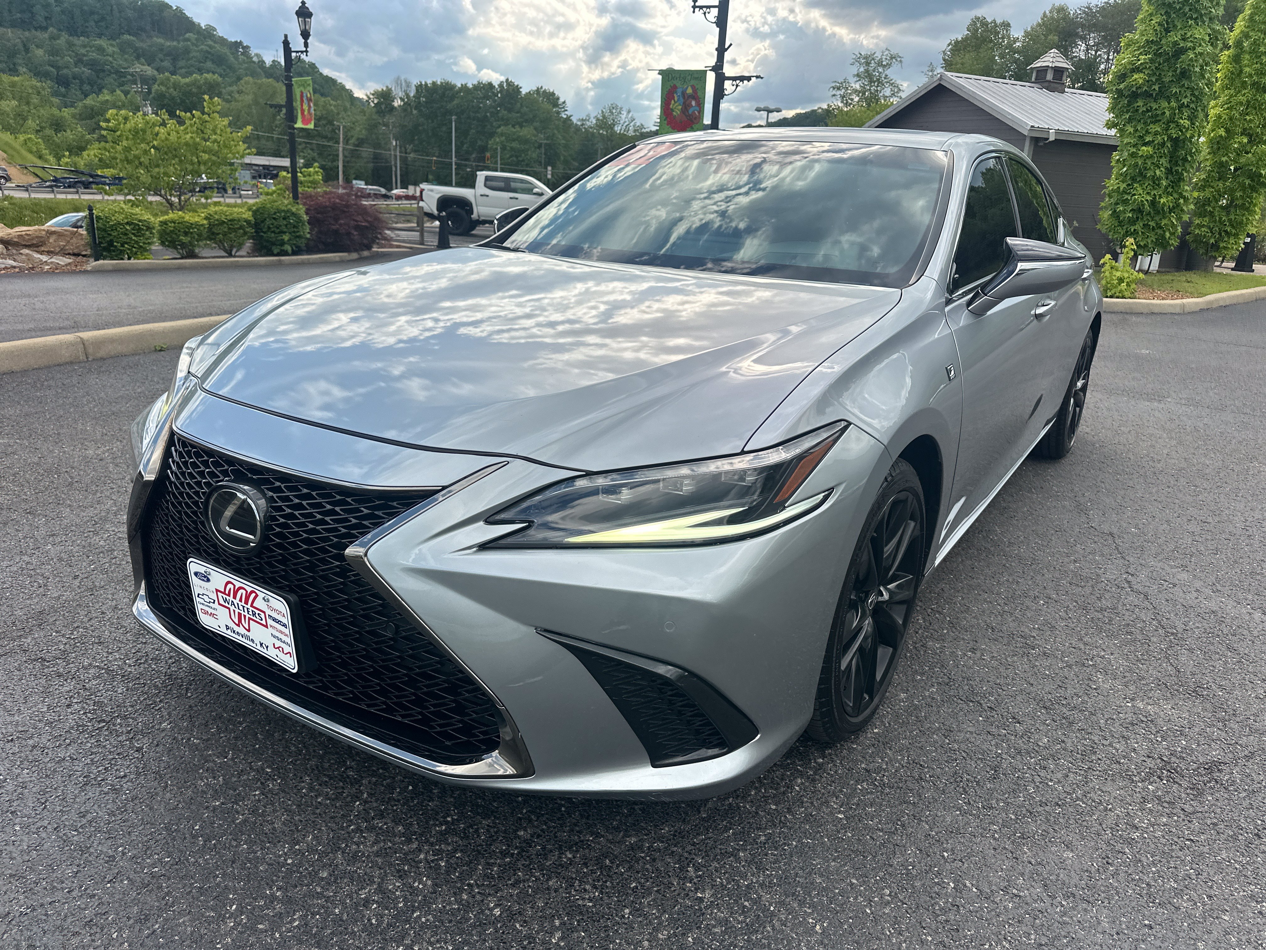 Used 2022 Lexus ES 350 F Sport FWD image 6
