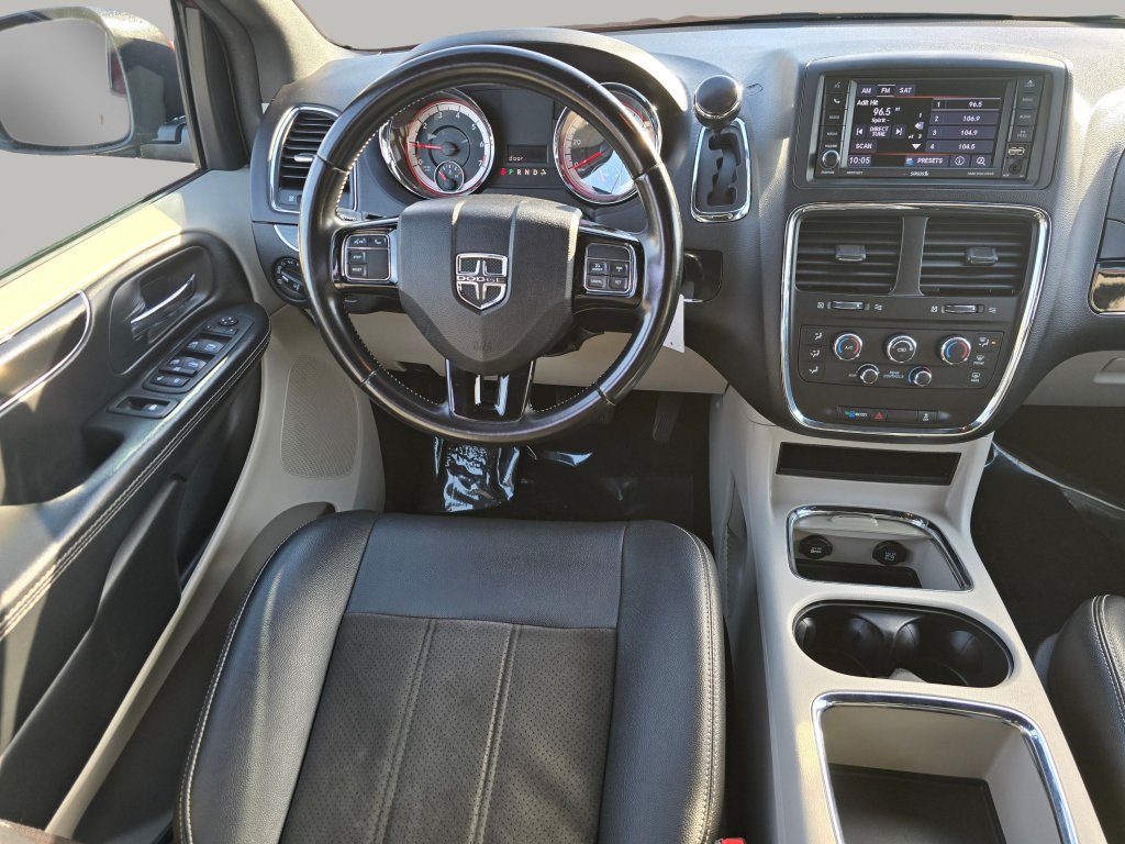 Used 2020 Dodge Grand Caravan SXT FWD image 3