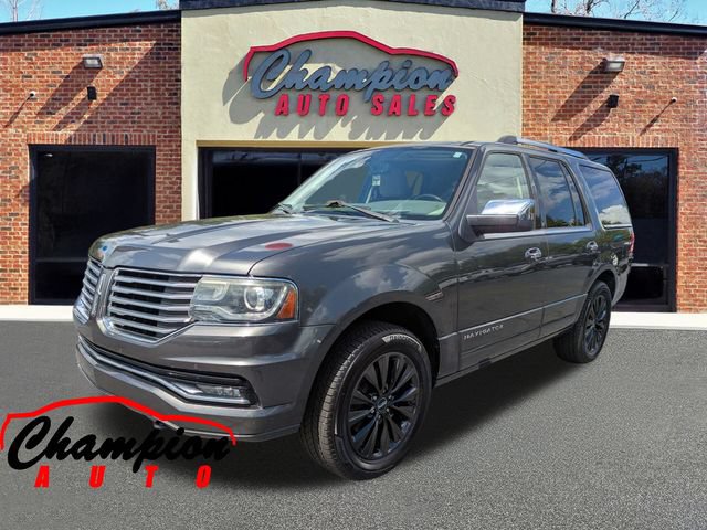 Used 2017 Lincoln Navigator Select RWD image 9