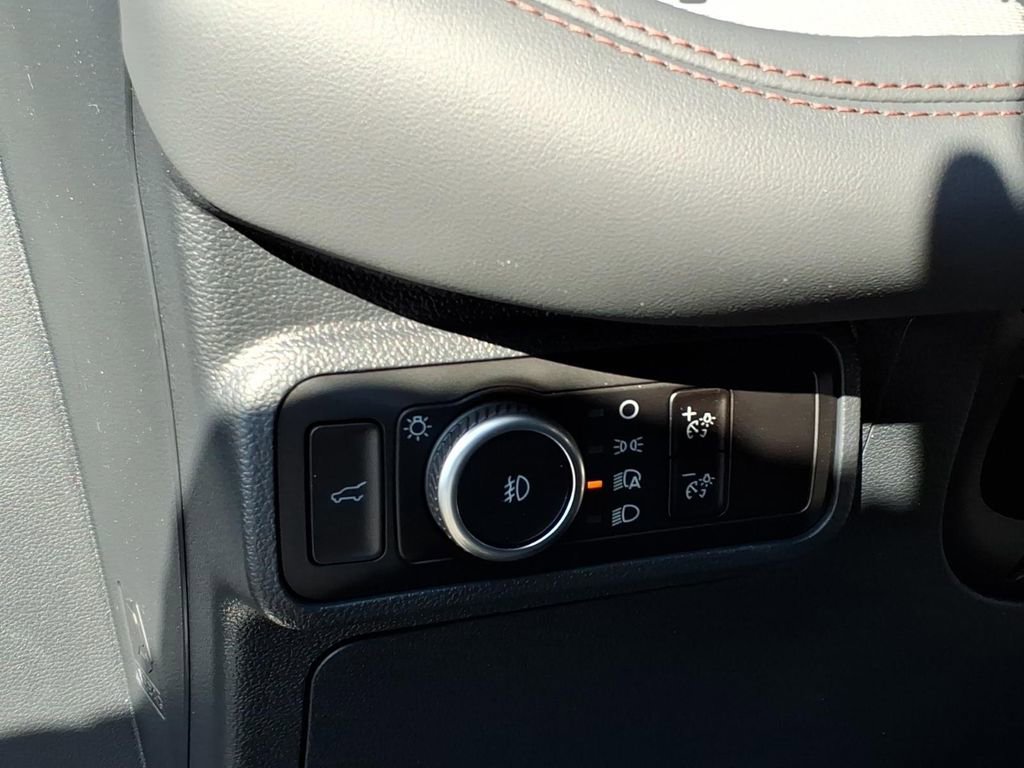 New 2026 Ford Explorer Active image 18