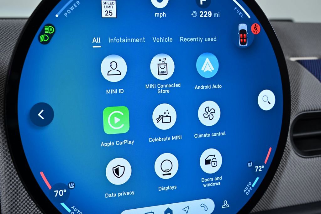 Certified 2025 MINI Cooper 2-Door Hardtop image 16