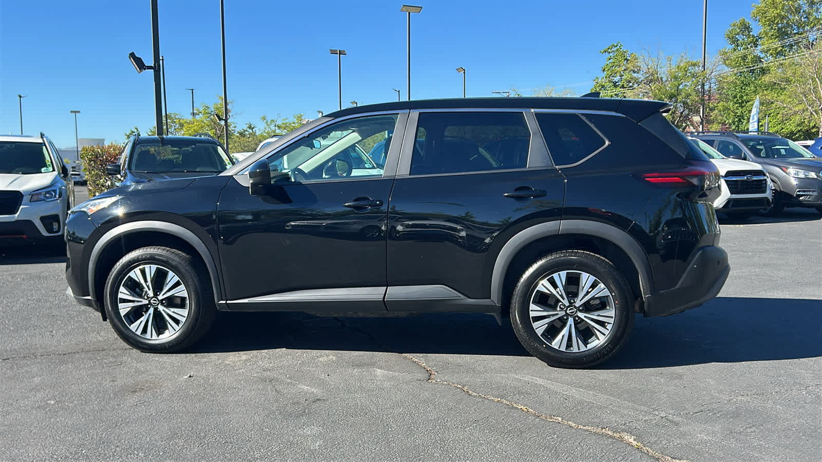 Used 2023 Nissan Rogue SV AWD/4WD image 8