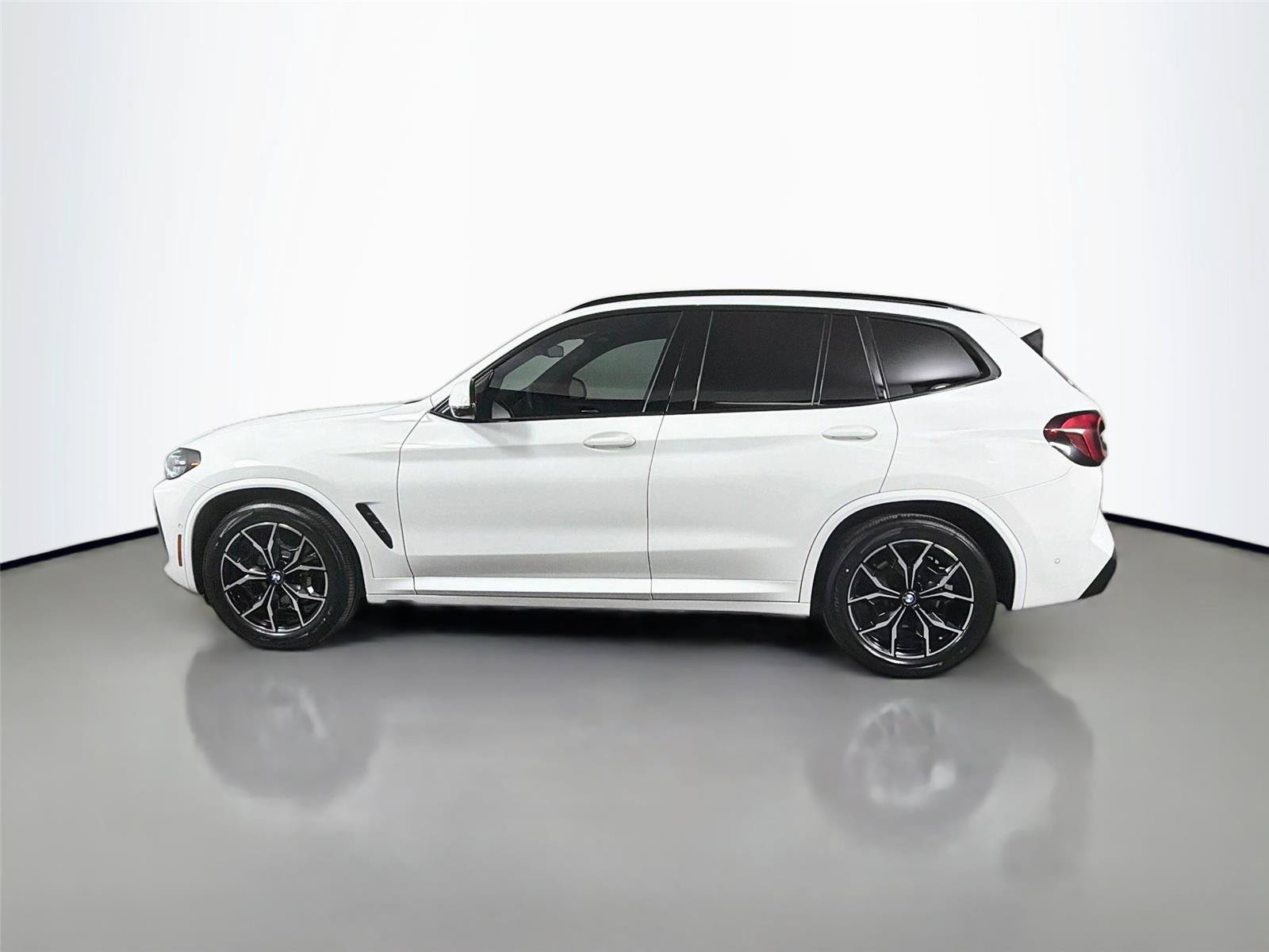 Used 2024 BMW X3 sDrive30i w/ M Sport Package RWD image 9