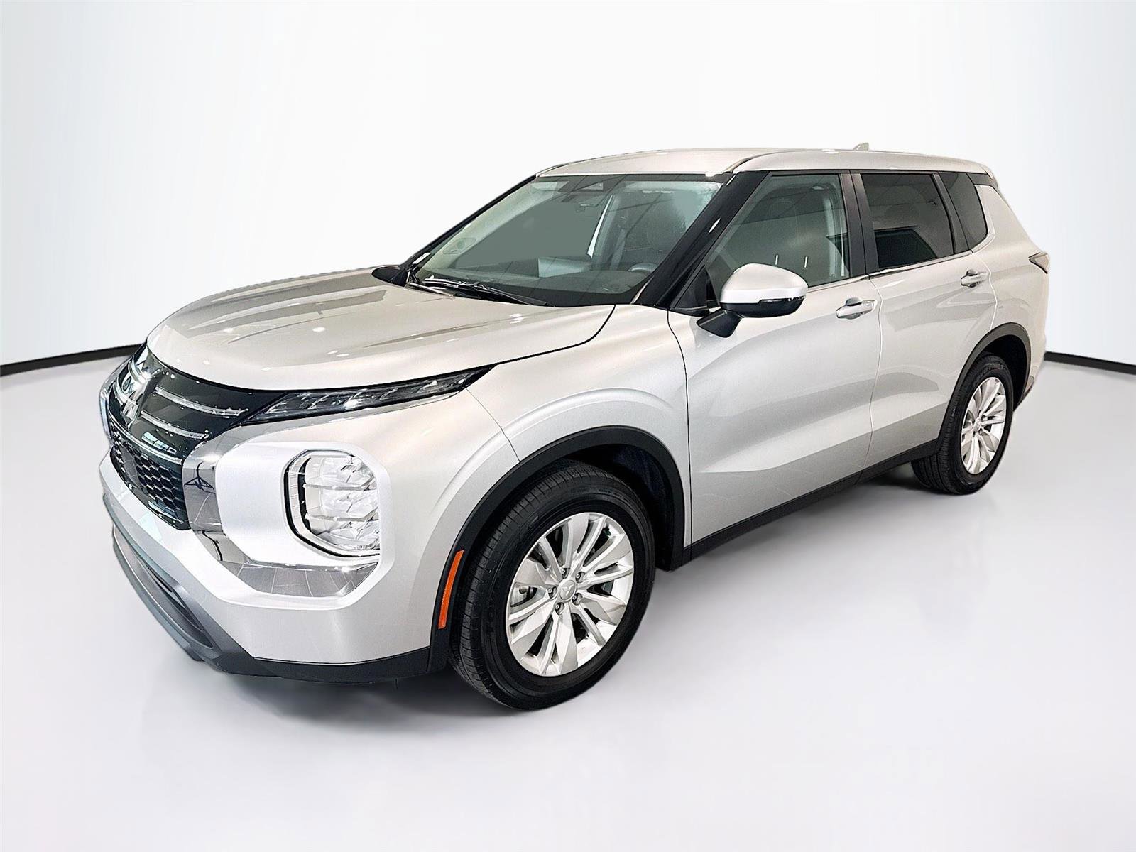 Used 2025 Mitsubishi Outlander ES