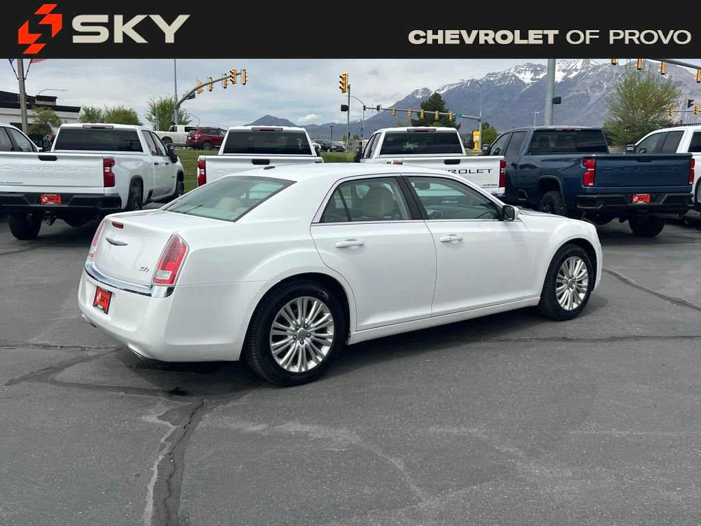 Used 2013 Chrysler 300 AWD w/ Driver Convenience Group image 5