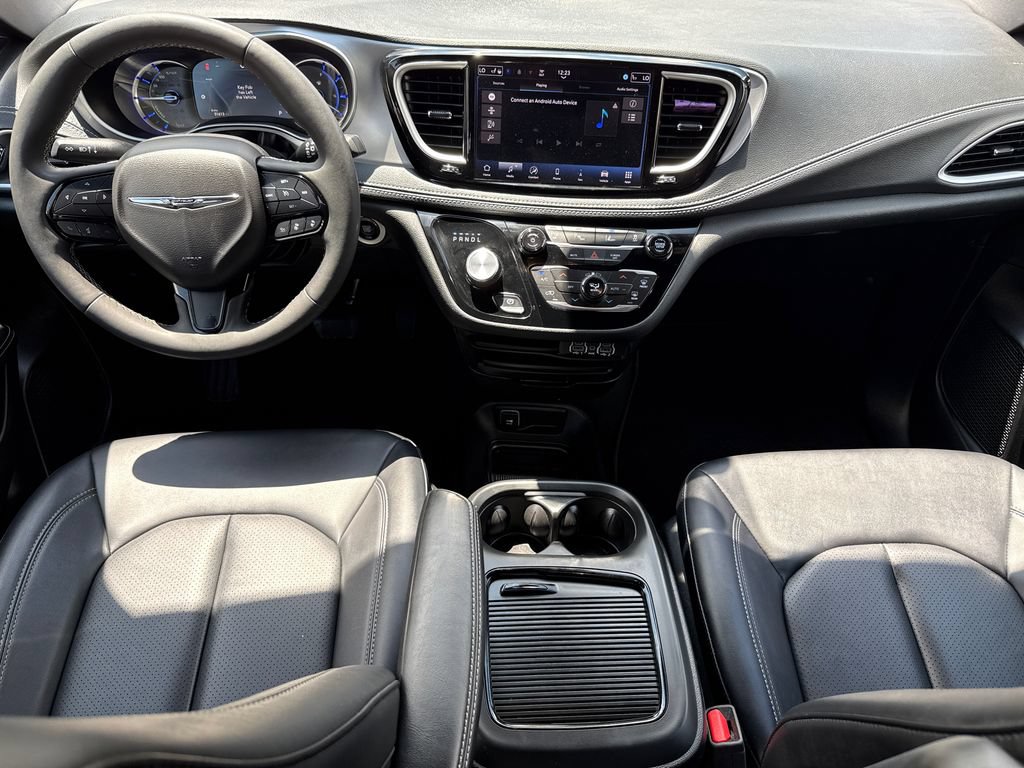 Used 2024 Chrysler Pacifica Limited FWD image 12