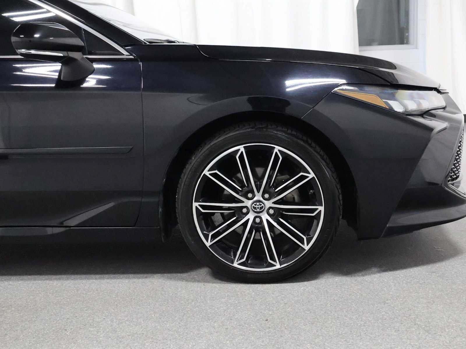 Used 2019 Toyota Avalon XSE w/ Protection Package FWD image 11