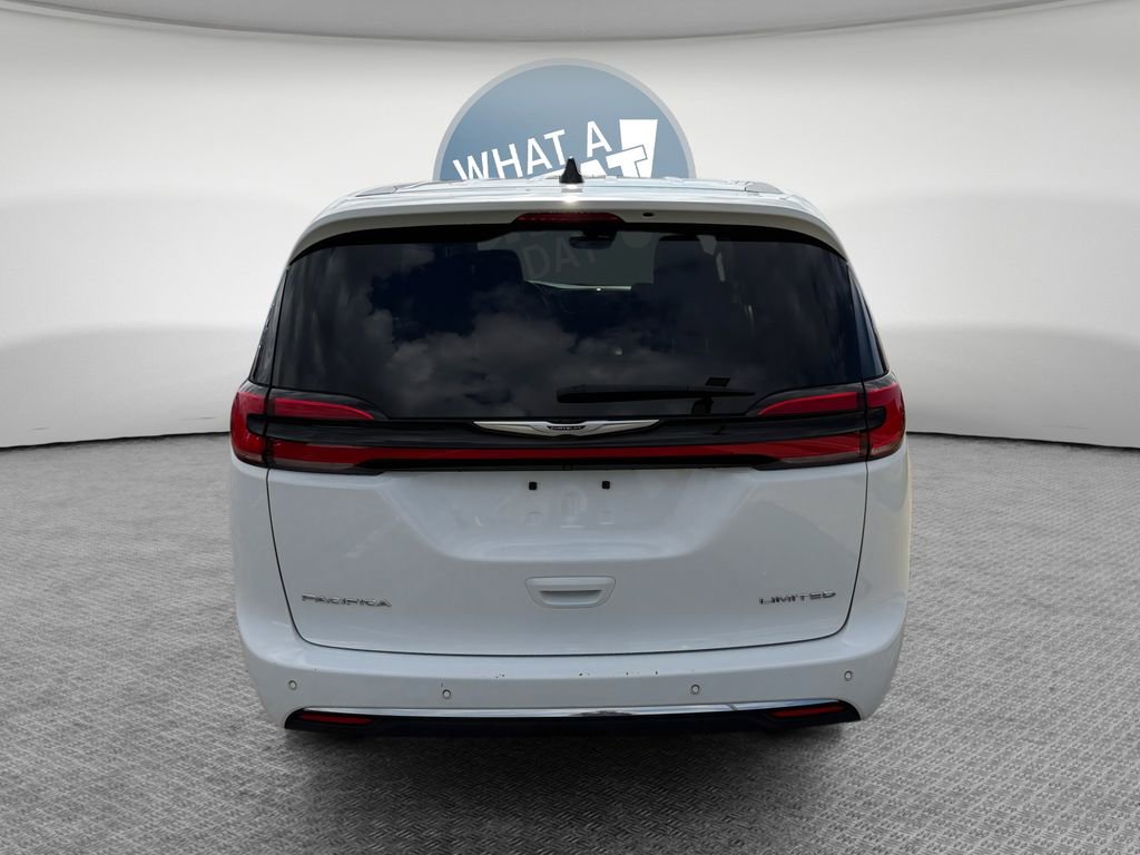 Used 2024 Chrysler Pacifica Limited FWD image 5