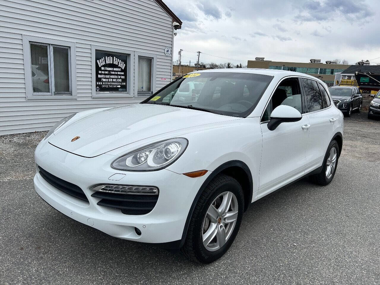 Used 2014 Porsche Cayenne S image 3