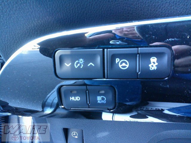 Certified 2022 Toyota Prius Prime Limited image 18