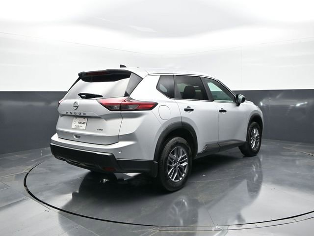 Used 2024 Nissan Rogue S AWD/4WD image 8