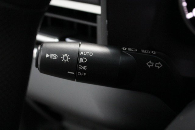 New 2025 Mitsubishi Outlander ES image 11