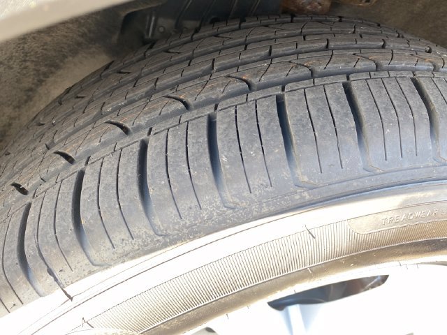 Used 2023 Ford Explorer XLT AWD/4WD image 25