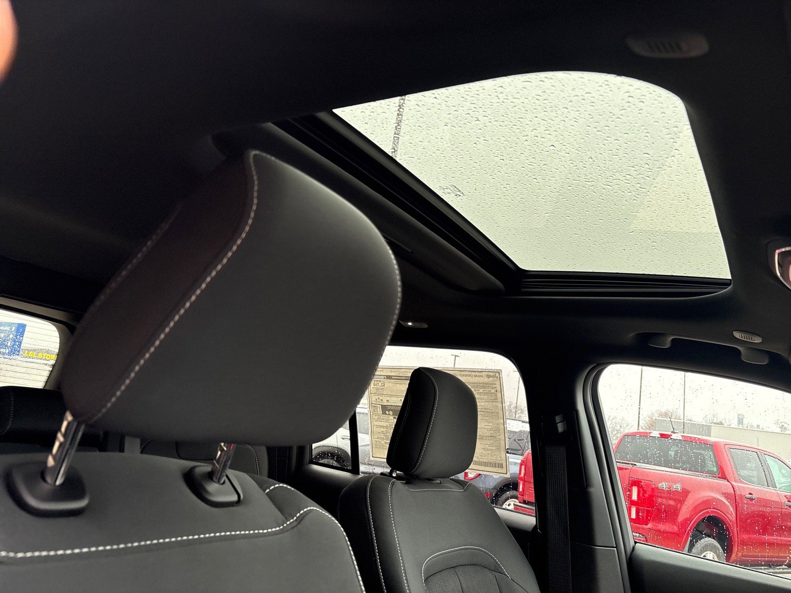 New 2026 Jeep Grand Cherokee Laredo X image 8