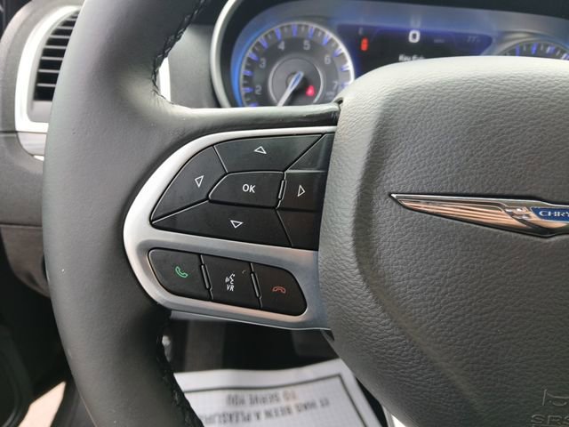 Used 2022 Chrysler 300 Touring L image 19