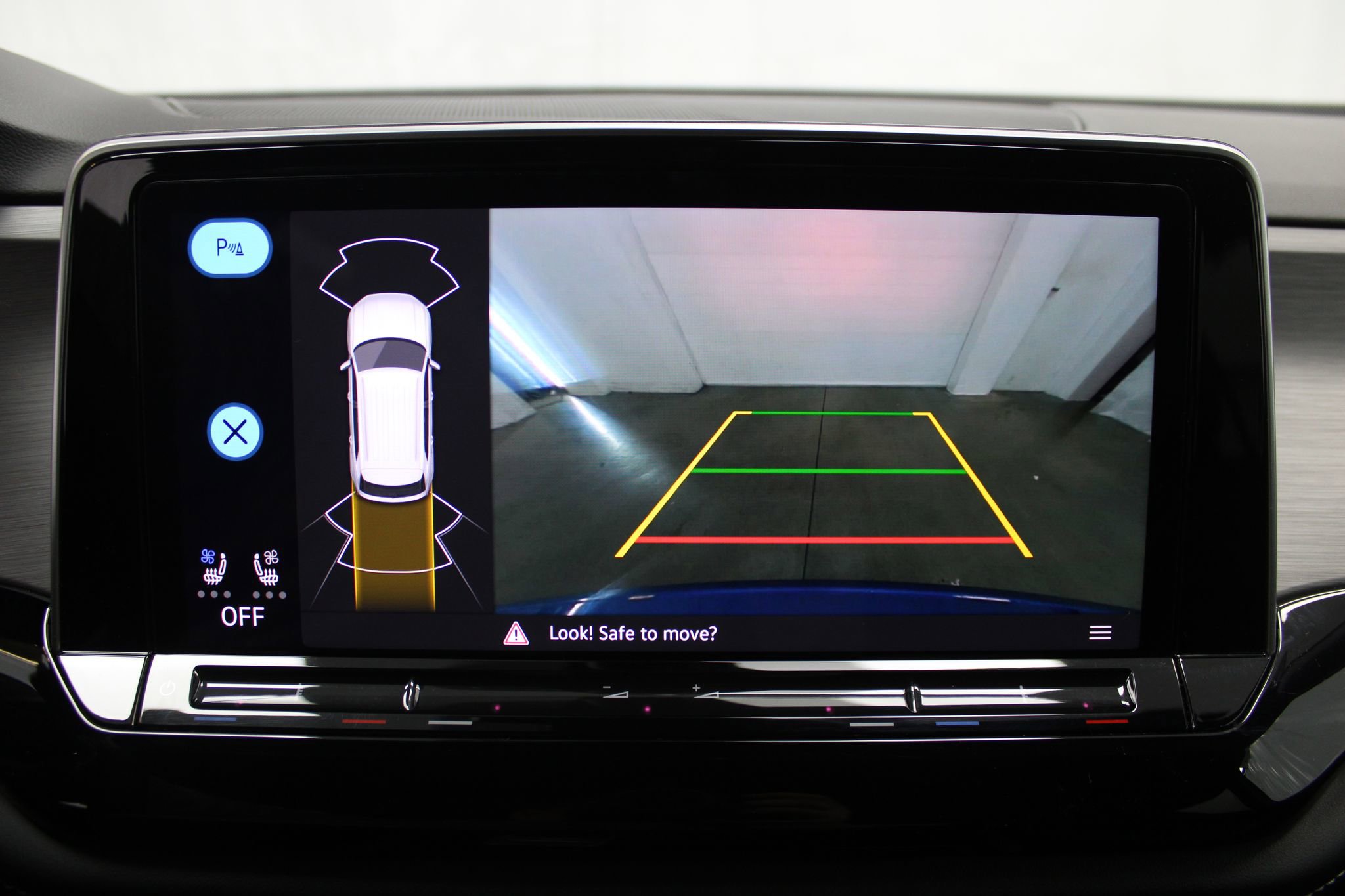 Used 2024 Volkswagen Atlas Cross Sport SE image 43